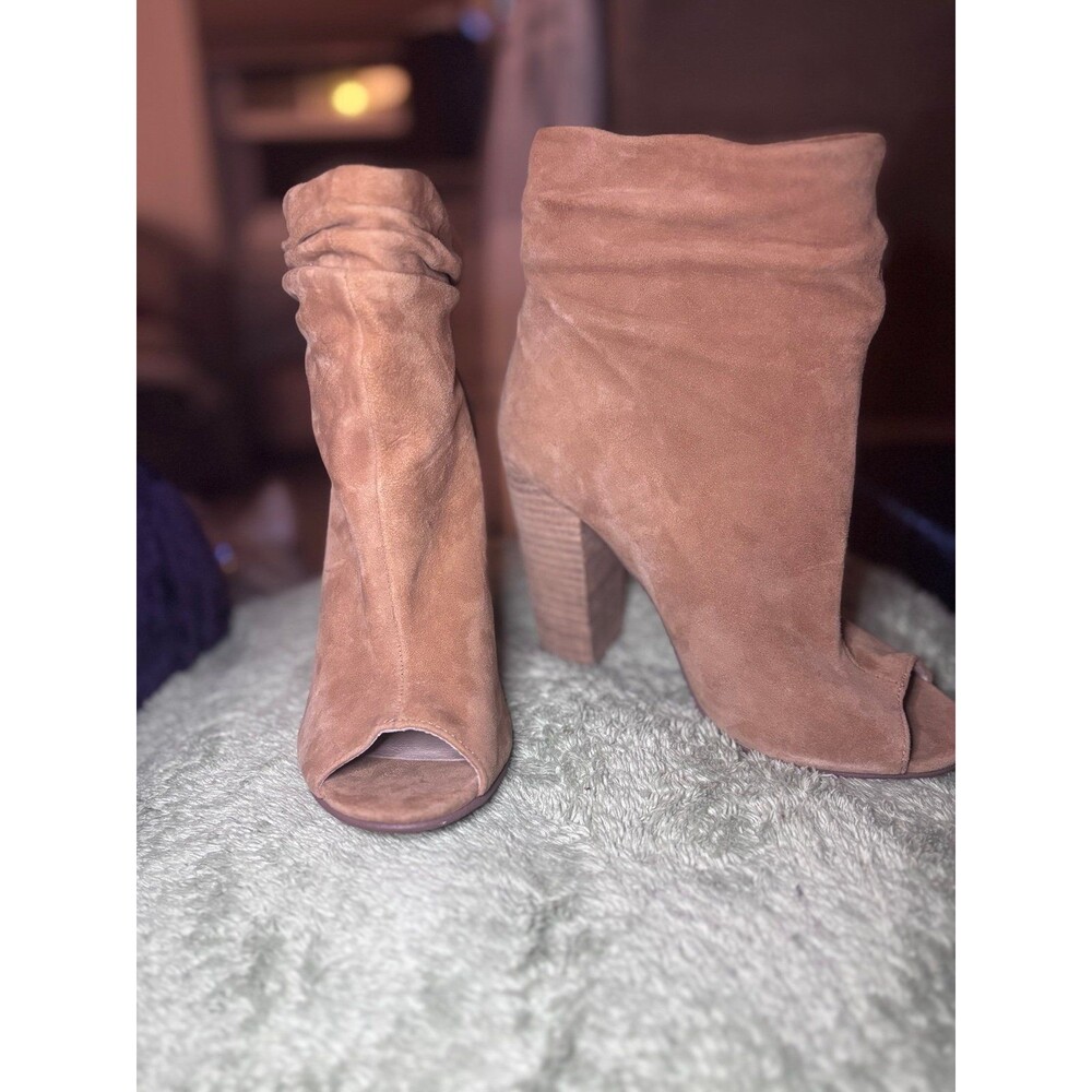 Chinese Laundry Kristen Callavari open toe Y2K boots.